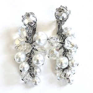 💎 Vintage 60s Faux Pearl AB Glass Crystal Cluster Dangle Clip On Earrings